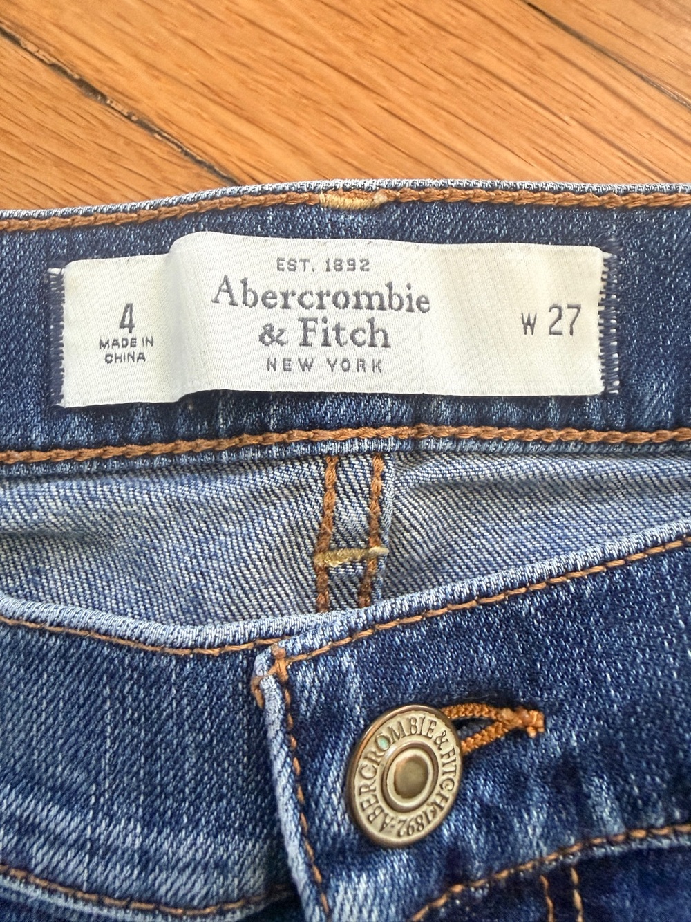 Abercrombie & Fitch Y2K Low Rise Daisy Duke Distressed Cuffed Denim Shorts 27/4 - Picture 3 of 9